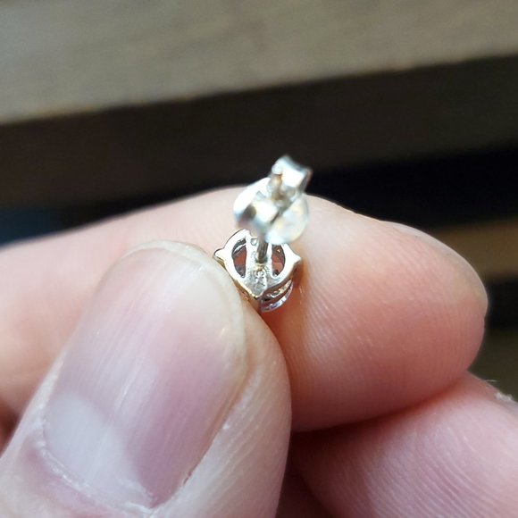 925 Sterling Silver Clear Cubic Zirconia Small Stud Earrings - Picture 4 of 6